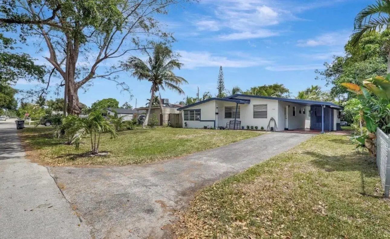 7530 Atlanta Street, Hollywood FL 33024