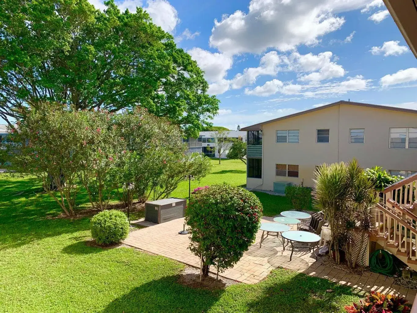 116 Canterbury E, West Palm Beach FL 33417 photo 2