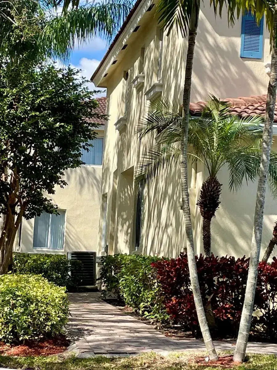 3121 N Evergreen Circle, Boynton Beach FL 33426 photo 2