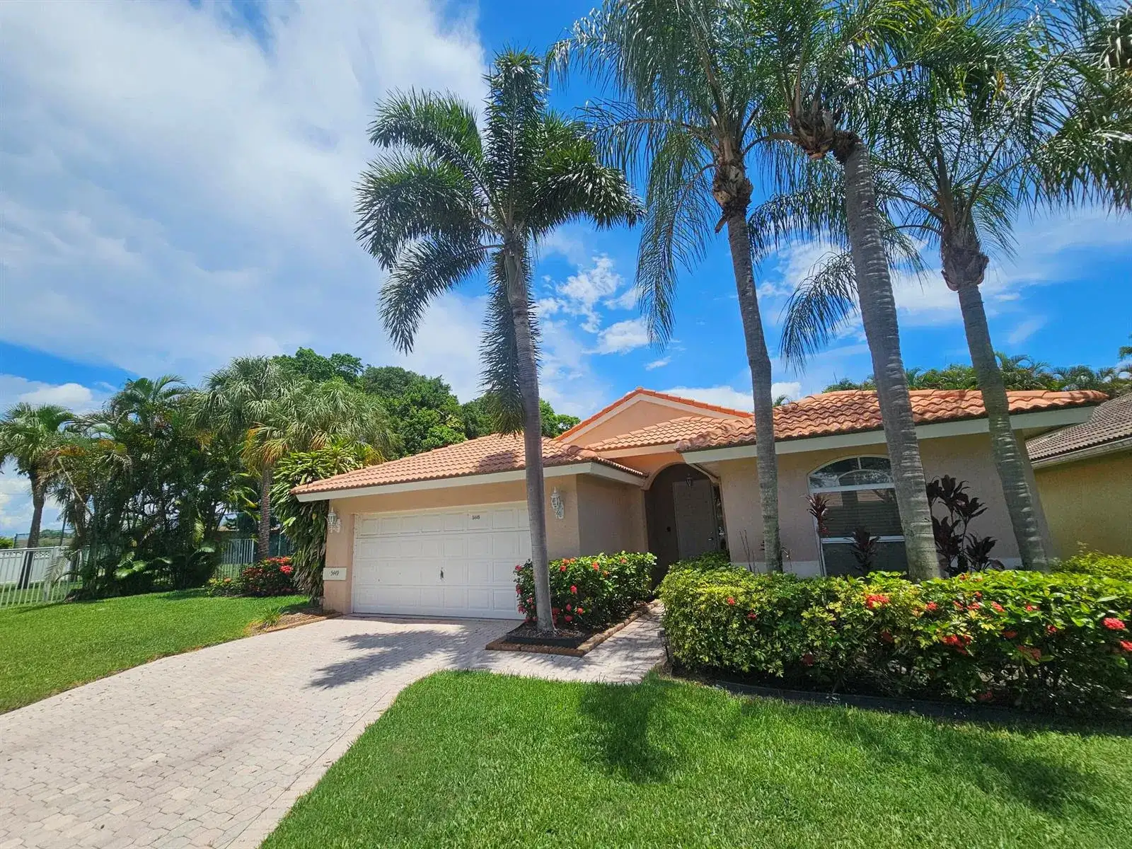 5449 Grande Palm Circle, Delray Beach FL 33484 photo 2