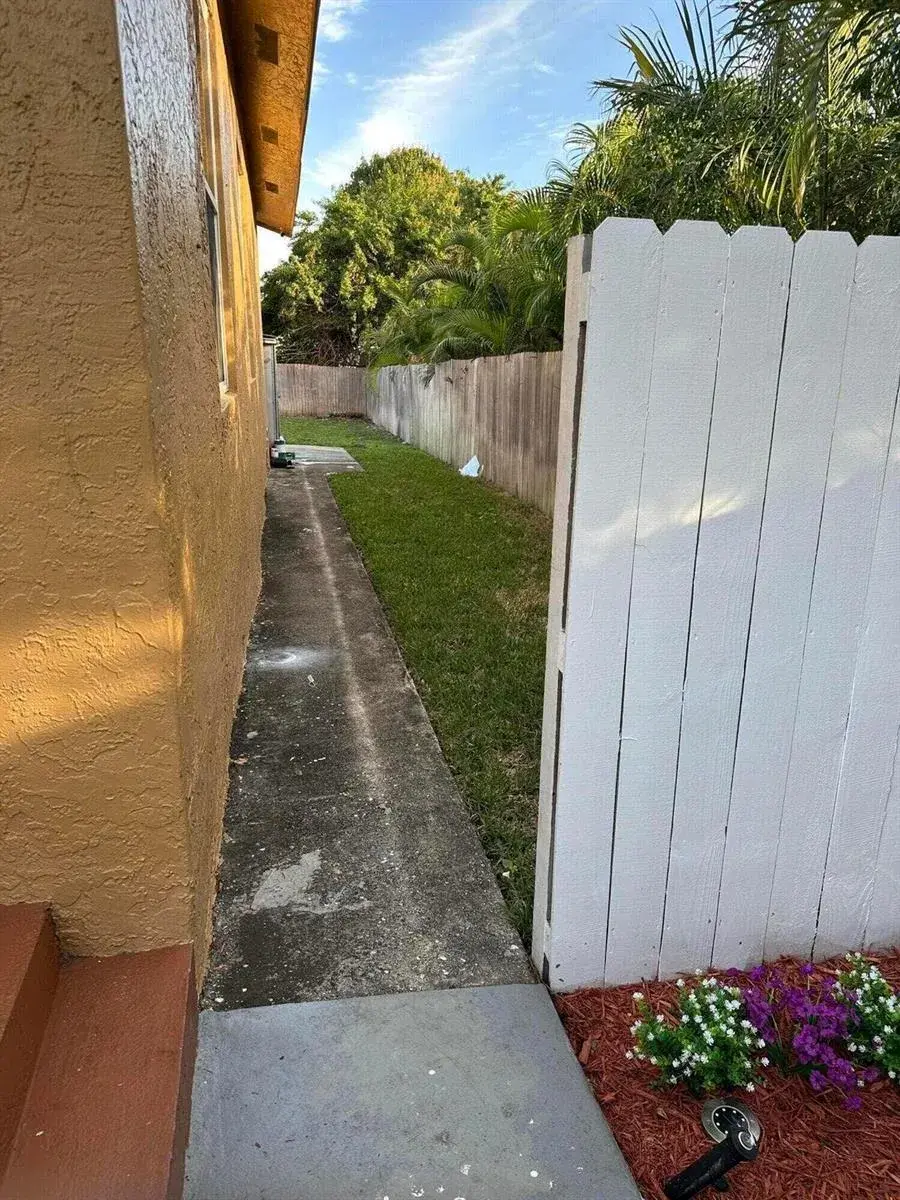 833 Briggs Street Street, West Palm Beach FL 33405