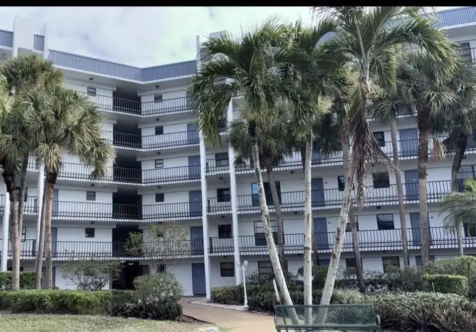 4640 Lucerne Lakes Boulevard W # 605, Lake Worth FL 33467