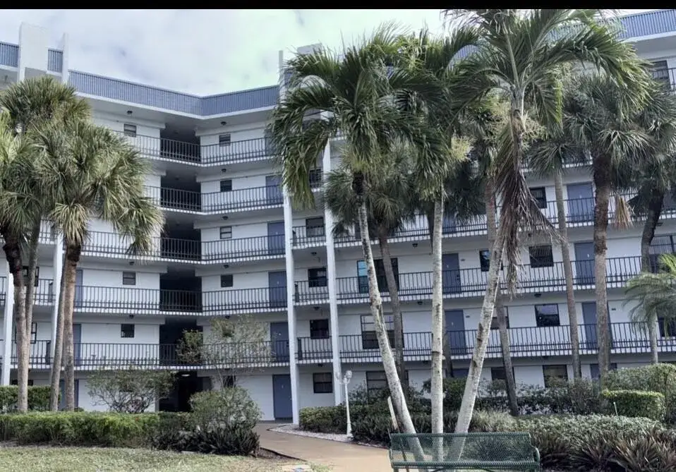4640 Lucerne Lakes Boulevard W # 605, Lake Worth FL 33467