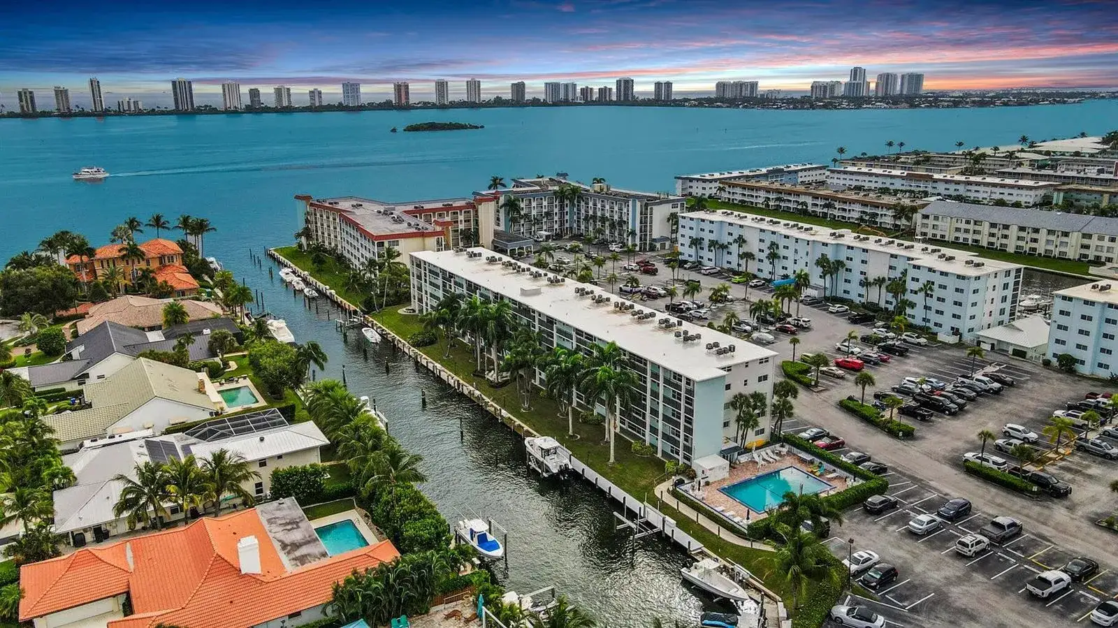 109 Paradise Harbour Boulevard # 409, North Palm Beach FL 33408