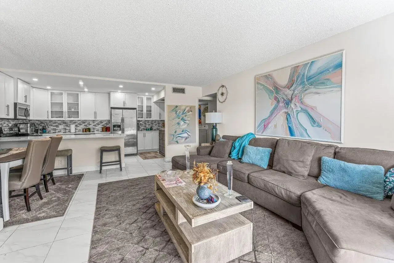 1006 Green Pine Boulevard # F1, West Palm Beach FL 33409