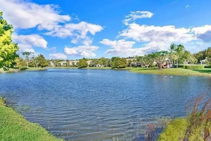 5219 Palmbrooke Circle, West Palm Beach FL 33417 photo 2