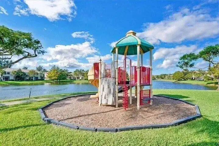 5219 Palmbrooke Circle, West Palm Beach FL 33417 photo 3