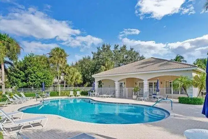 5219 Palmbrooke Circle, West Palm Beach FL 33417 photo 4