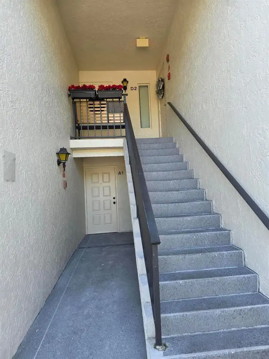 1115 Green Pine Boulevard # D2, West Palm Beach FL 33409 photo 2