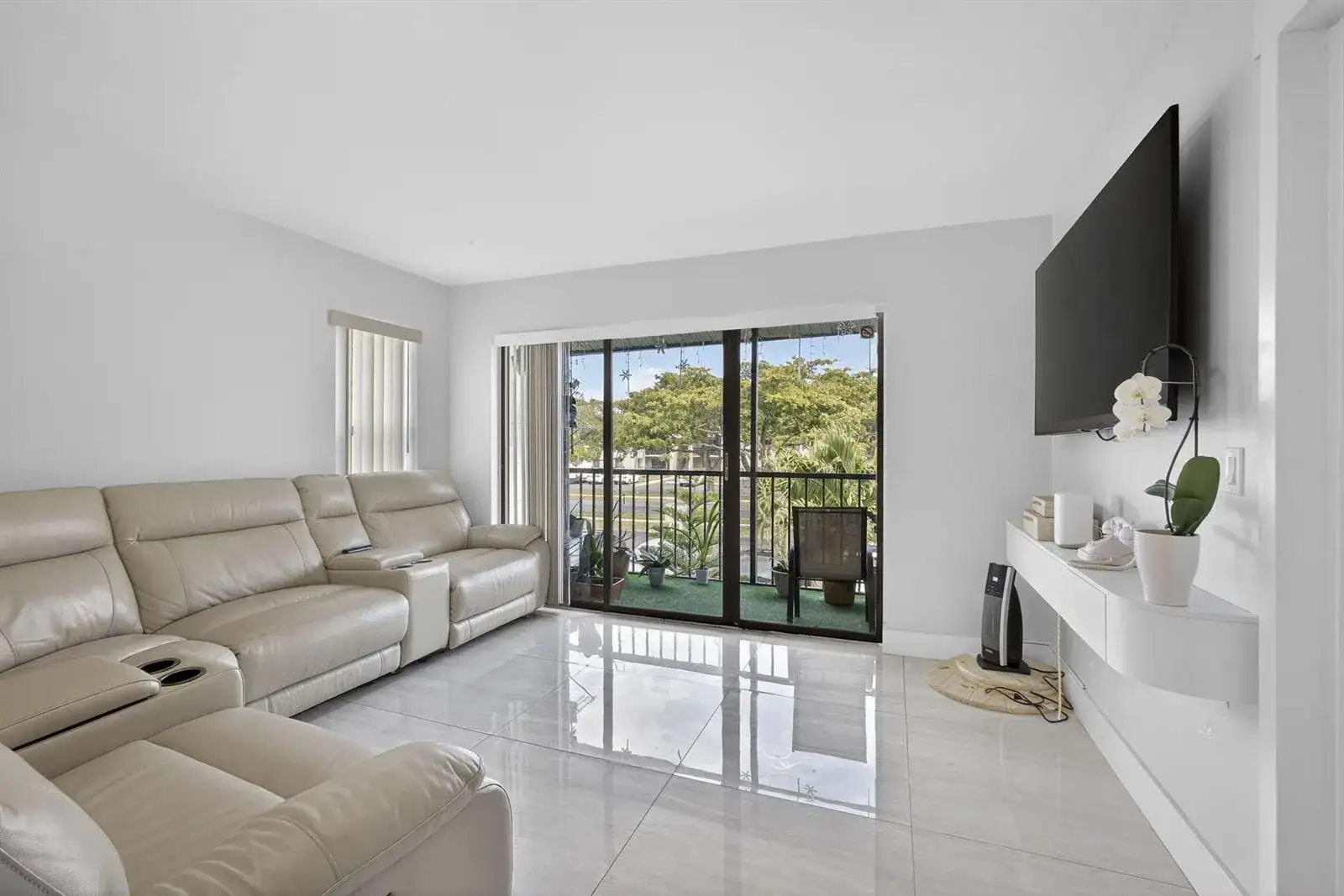 1115 Green Pine Boulevard # D2, West Palm Beach FL 33409 photo 3