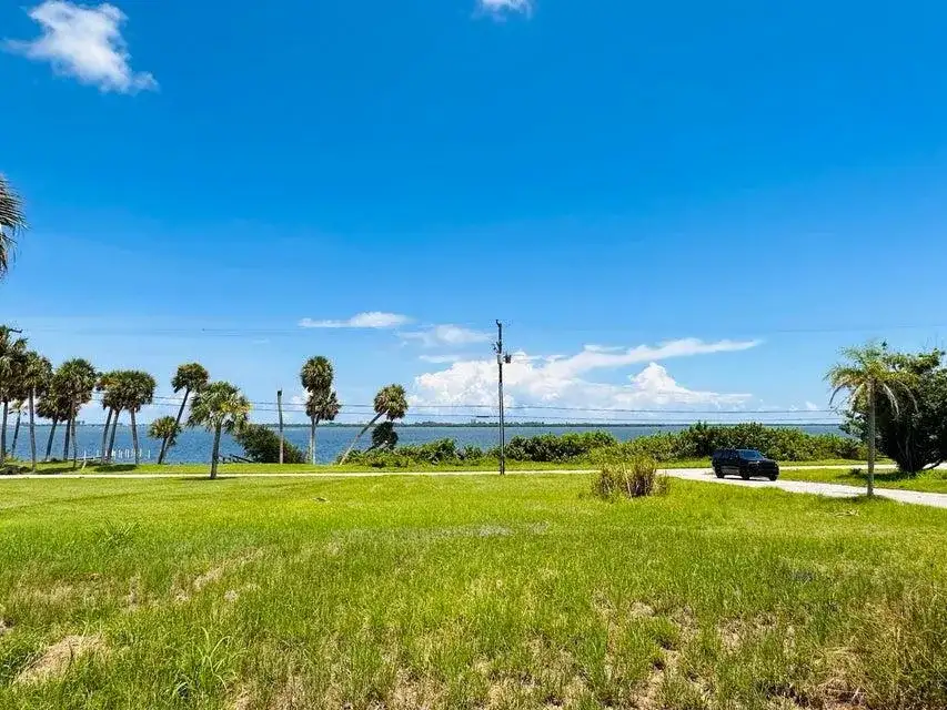 1811 S Indian River Drive, Fort Pierce FL 34950 photo 3