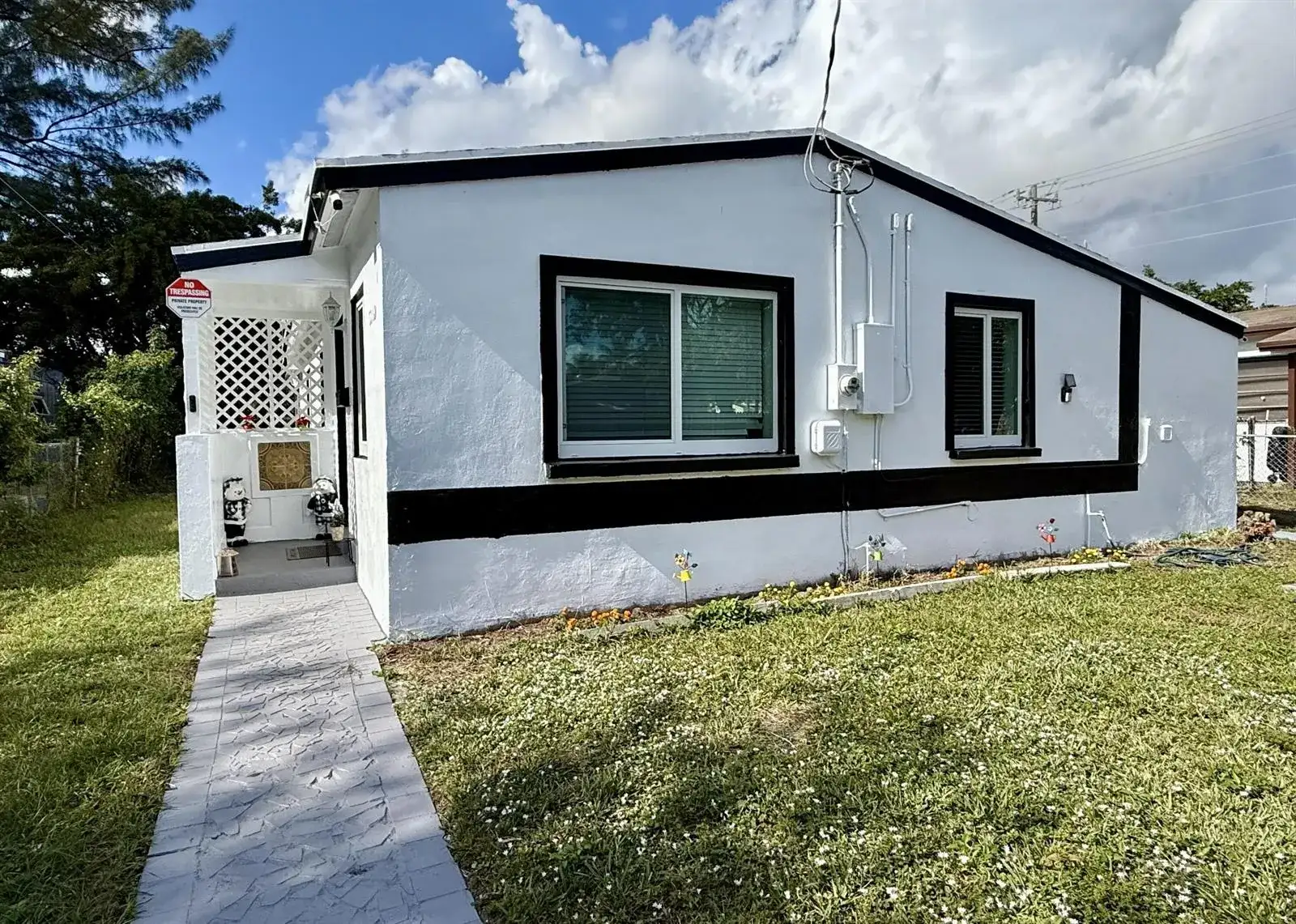 5909 Pinewood Avenue, West Palm Beach FL 33407 photo 2