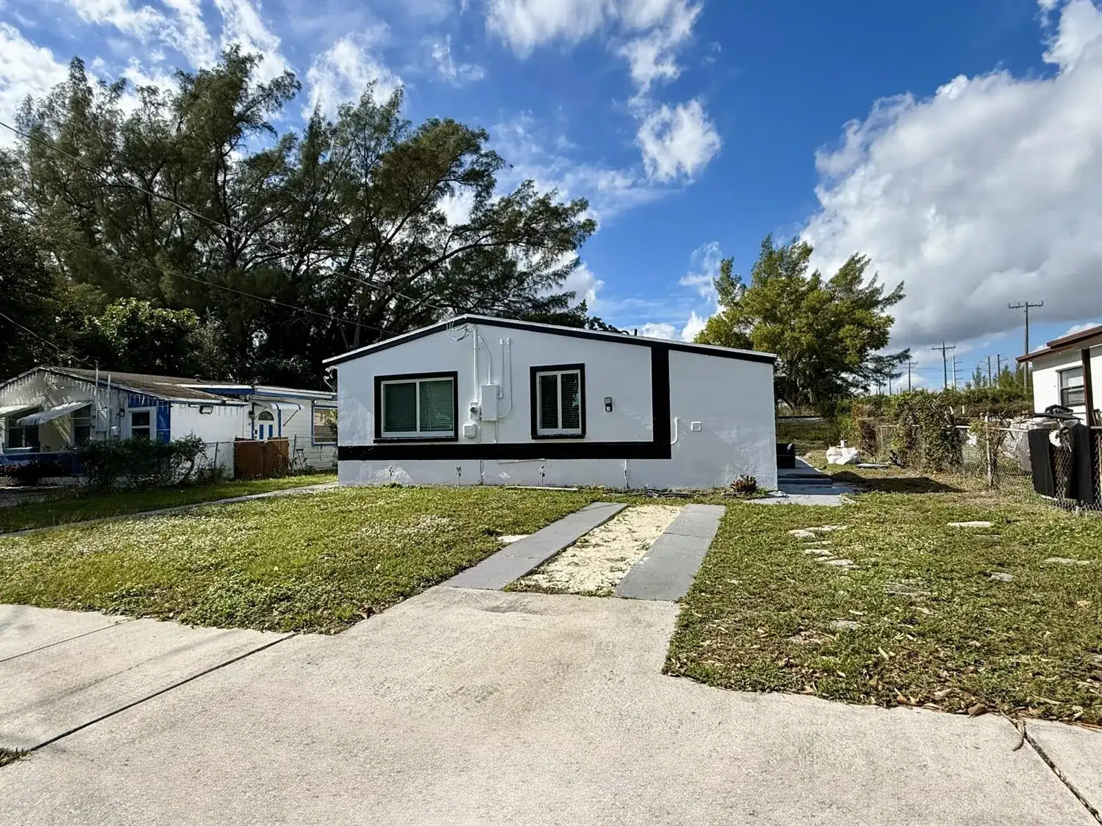 5909 Pinewood Avenue, West Palm Beach FL 33407 photo 3