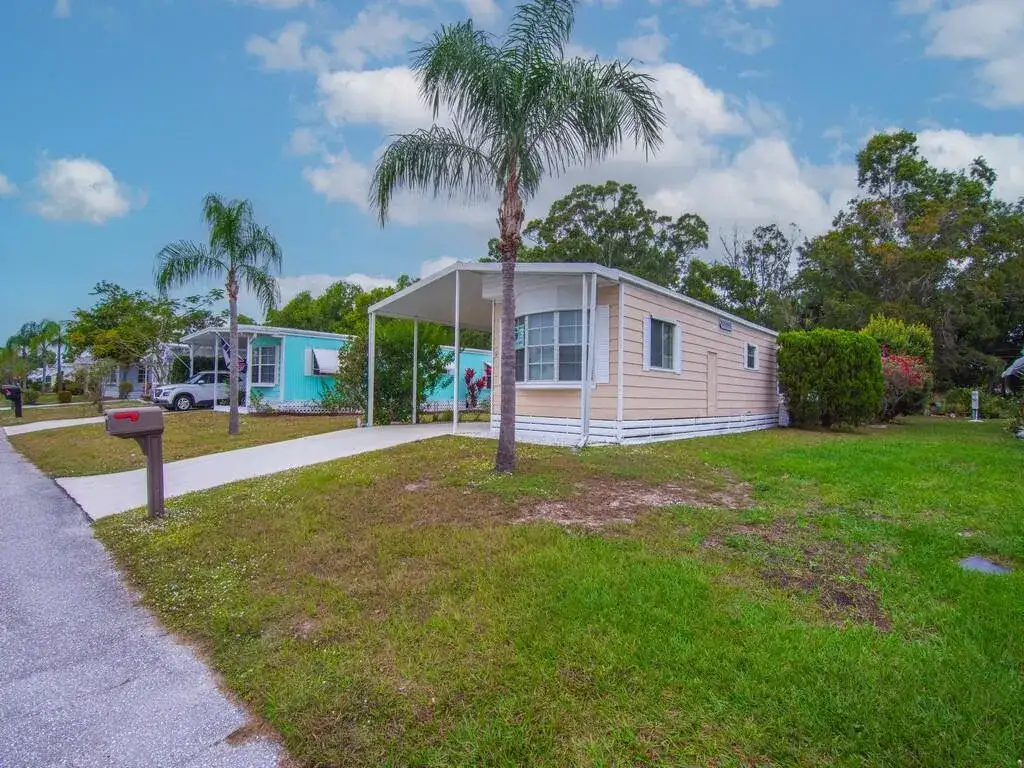 61 E Caribbean, Port St. Lucie FL 34952 photo 2