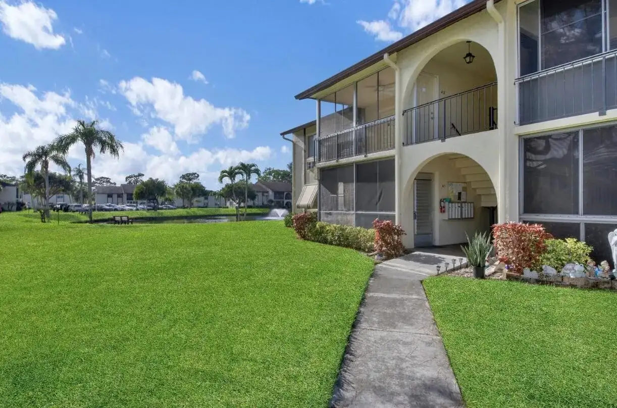 3527 La Palmas Court # 1, FL 33463 photo 2