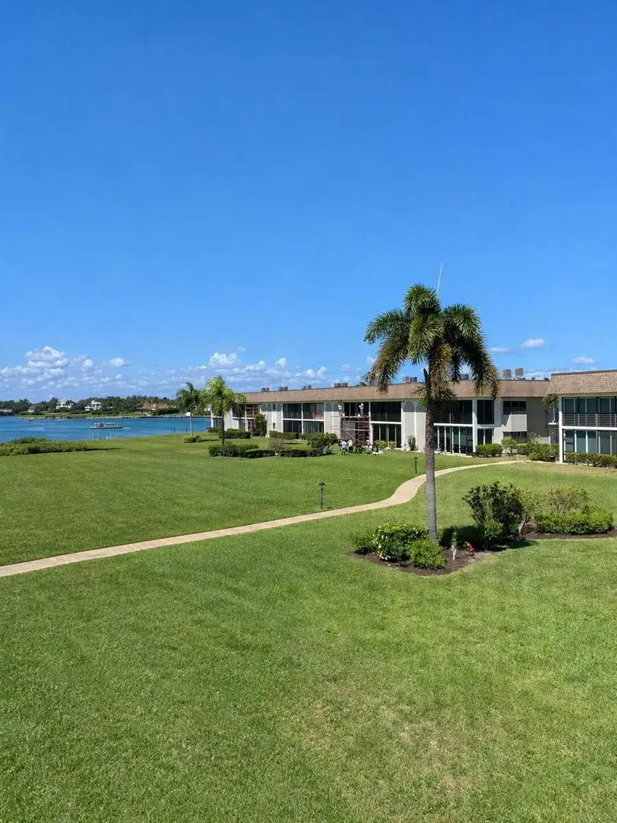 755 Saturn Street Street # H207, Jupiter FL 33477 photo 4