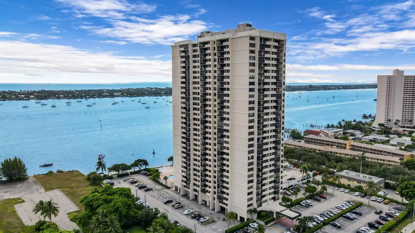 5600 N Flagler Drive # 401, West Palm Beach FL 33407