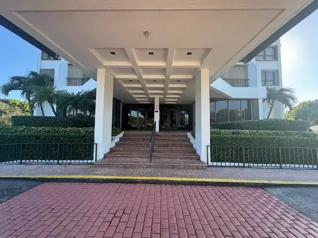 5600 N Flagler Drive # 401, West Palm Beach FL 33407 photo 3