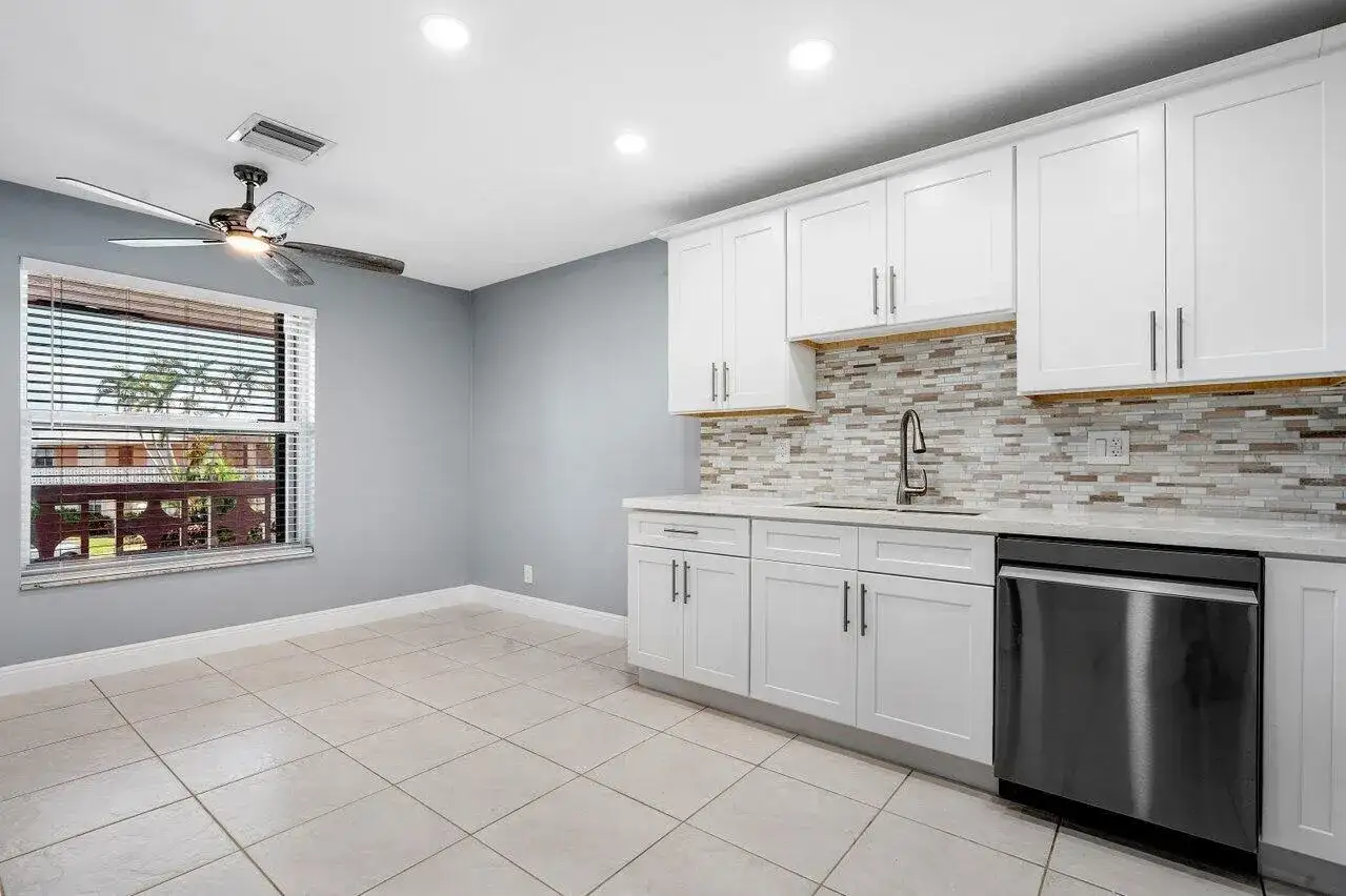 1740 NW 19th Terrace # 204, Delray Beach FL 33445 photo 2