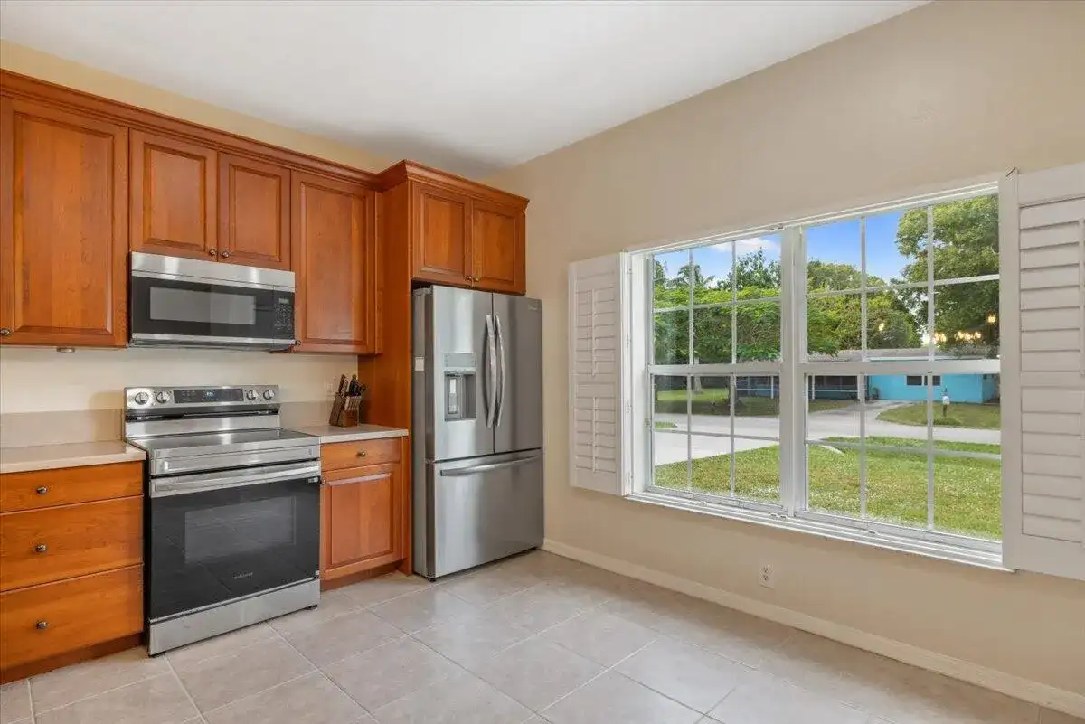 1410 4th Court, Vero Beach FL 32960 photo 5