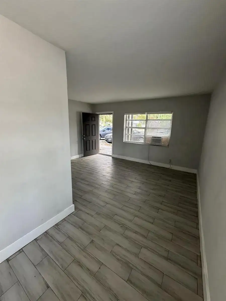 2722 Poinsettia Avenue # 16, West Palm Beach FL 33407 photo 2