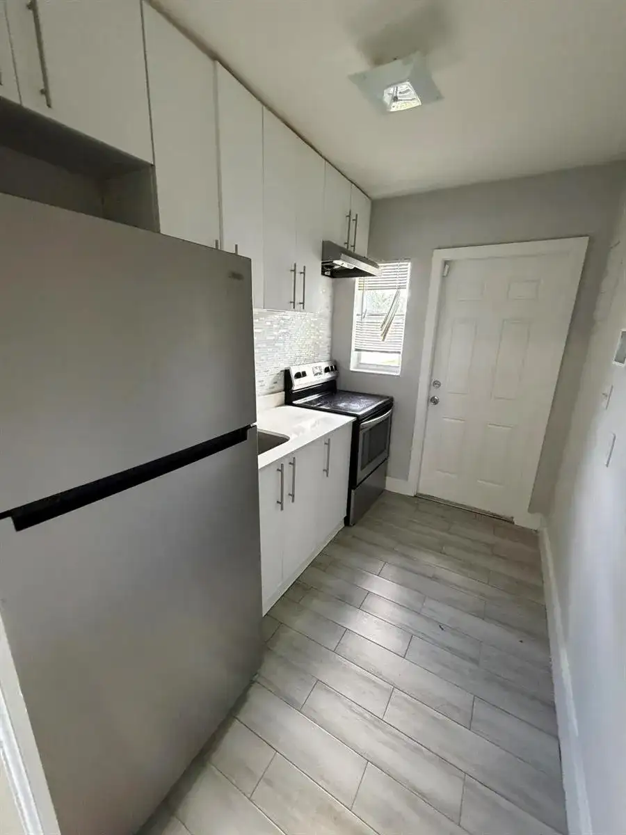2722 Poinsettia Avenue # 16, West Palm Beach FL 33407 photo 4