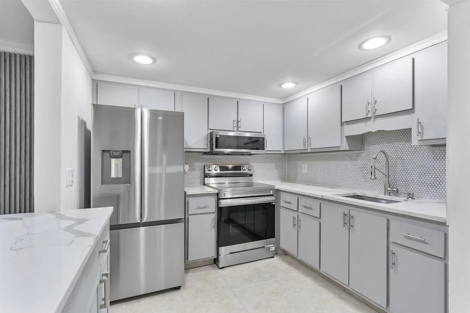 527 Brittany K, Delray Beach FL 33446 photo 2