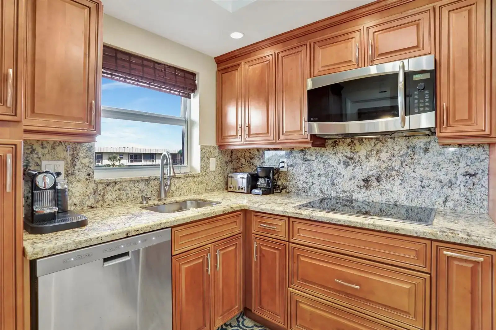 806 SE 7th Street # 403, Deerfield Beach FL 33441