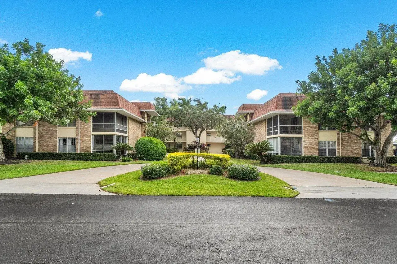 5510 Tamberlane Circle # 243, Palm Beach Gardens FL 33418