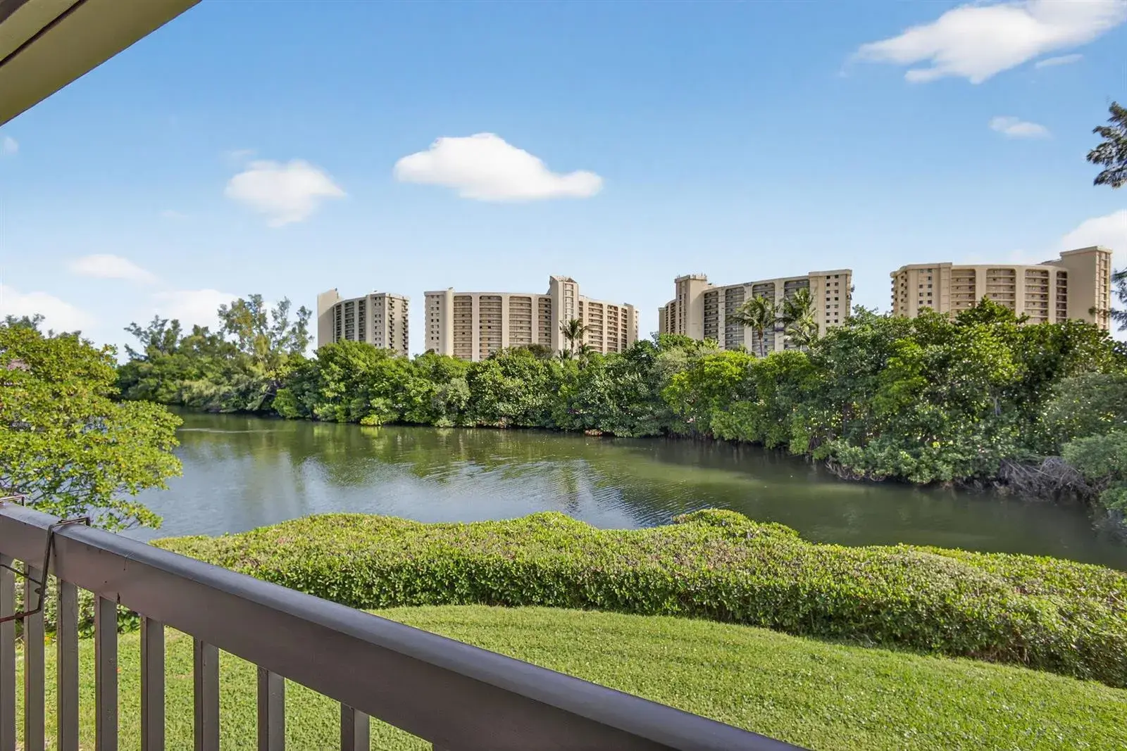 2102 Fairway Drive S, Jupiter FL 33477 photo 4