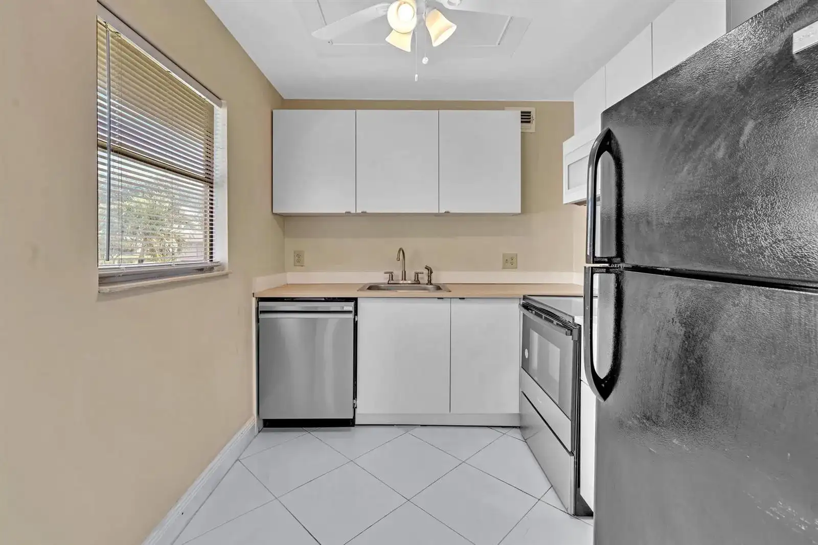 365 Flanders # H, Delray Beach FL 33484 photo 5
