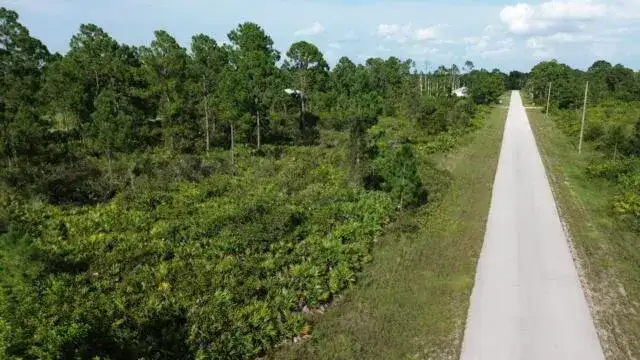 1115 Chiefland Street E, Lehigh Acres FL 33974 photo 3