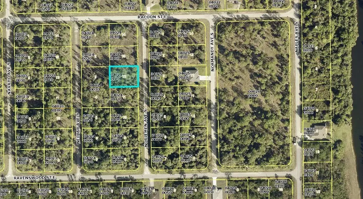 128 Noblemen Avenue S, Lehigh Acres FL 33974 photo 2