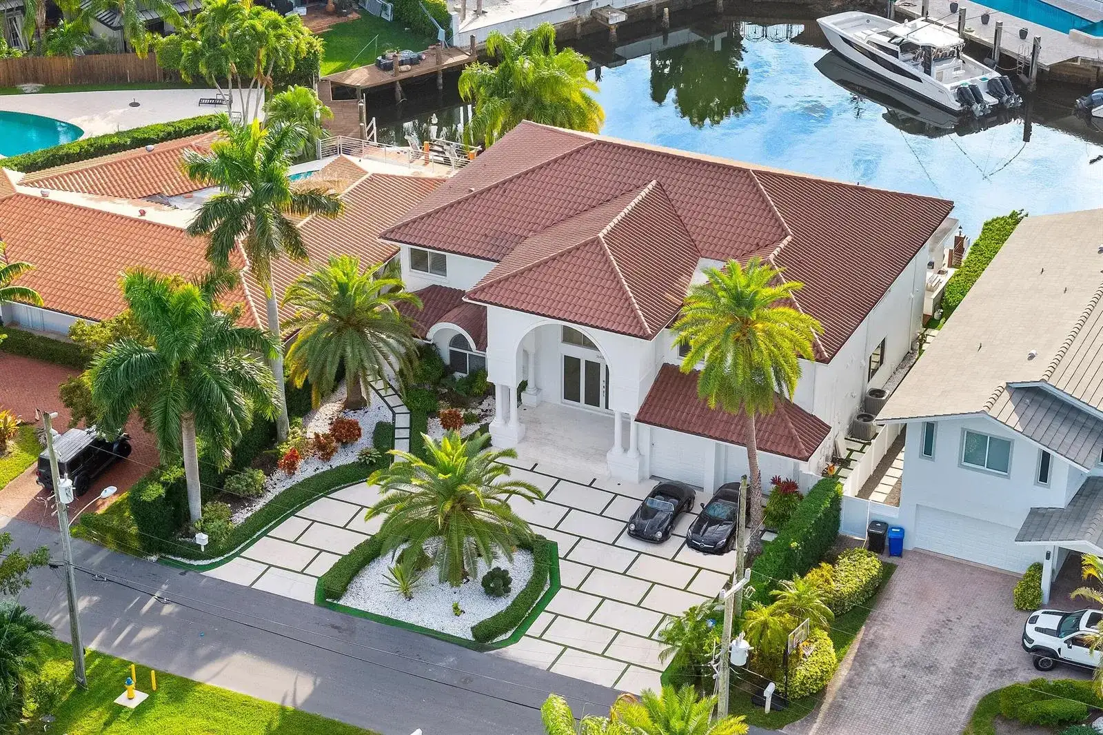 16430 NE 30th Avenue, North Miami Beach FL 33160 photo 2