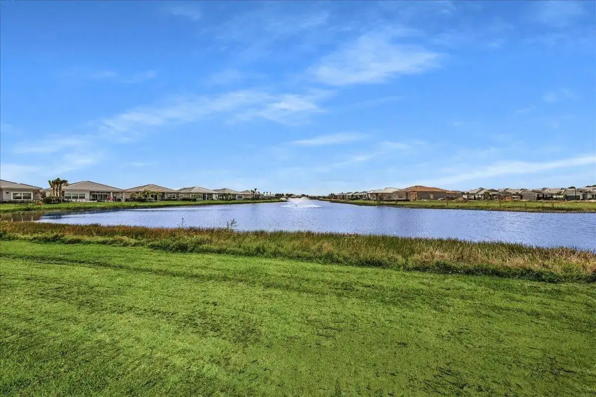 10161 Timber Creek Way, Palm Beach Gardens FL 33412 photo 2