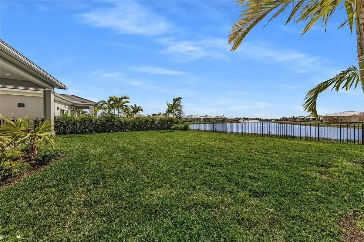 10161 Timber Creek Way, Palm Beach Gardens FL 33412 photo 3