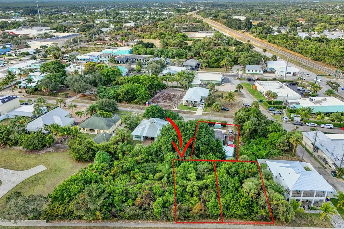 9156 SE Mars Street, Hobe Sound FL 33455
