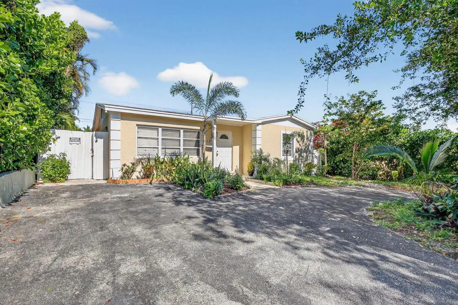 831 30th Court, West Palm Beach FL 33407 photo 2
