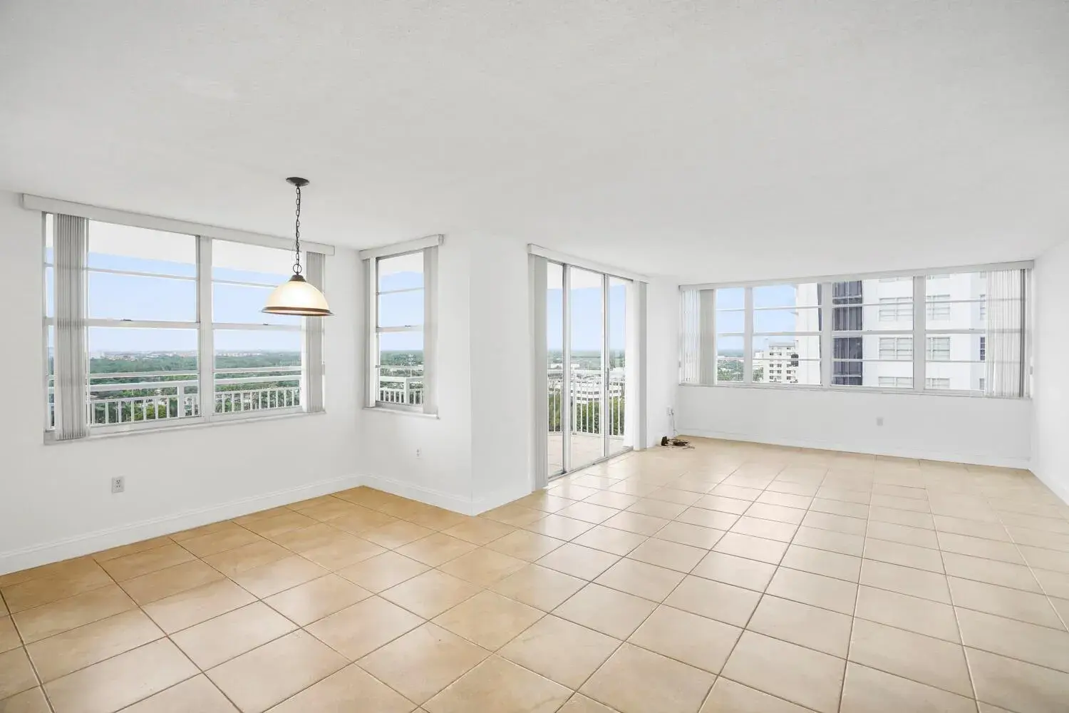 18051 Biscayne Boulevard # 1504, Aventura FL 33160