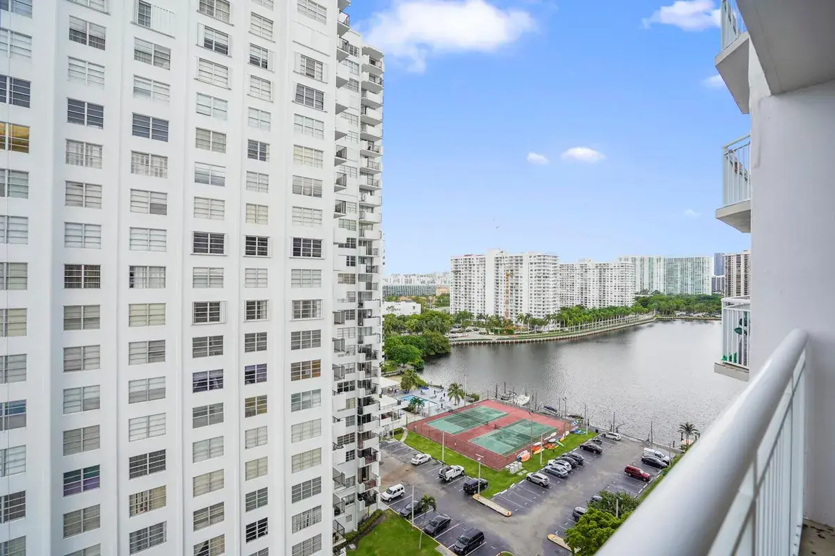 18051 Biscayne Boulevard # 1504, Aventura FL 33160