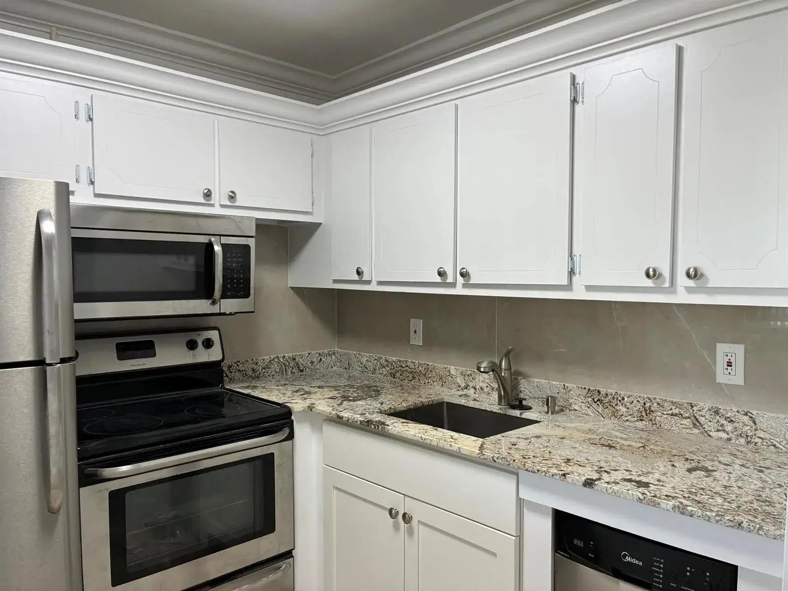 650 Horizons Avenue E # 107, Boynton Beach FL 33435