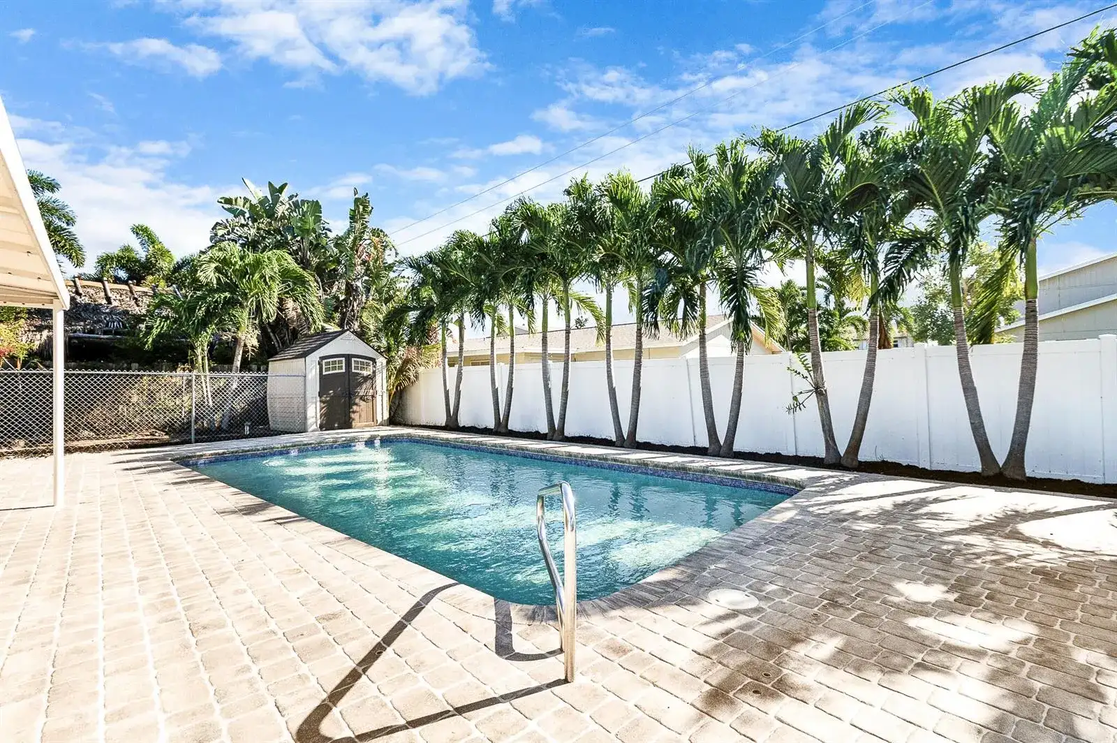 912 SE 8th Court, Deerfield Beach FL 33441 photo 2