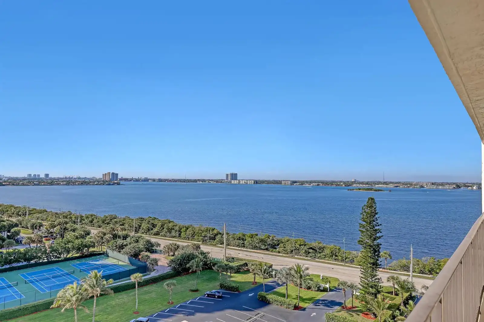 5420 N Ocean Drive # 1106, Singer Island FL 33404