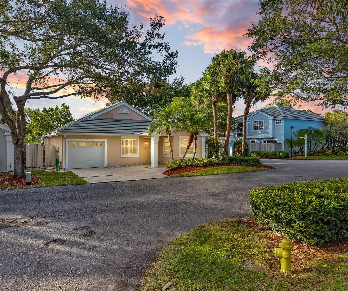 28 Governors Court, Palm Beach Gardens FL 33418 photo 3