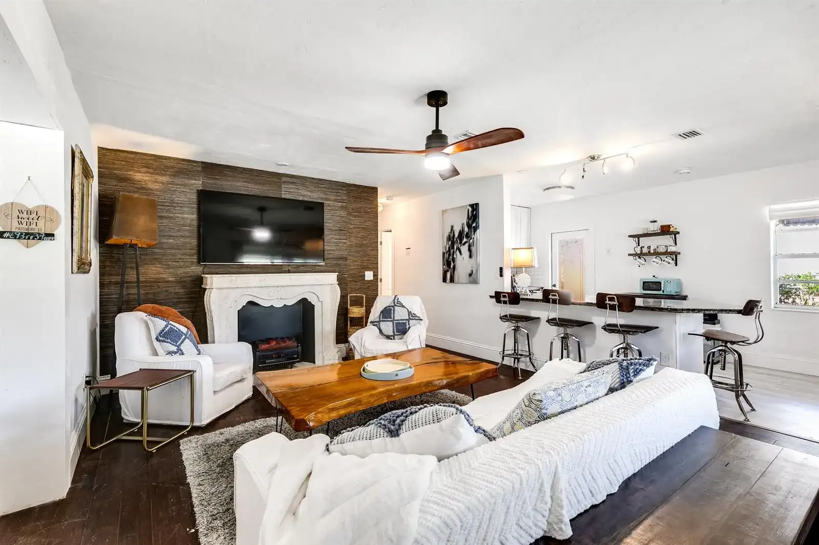 609 S Arnold Avenue, Lantana FL 33462