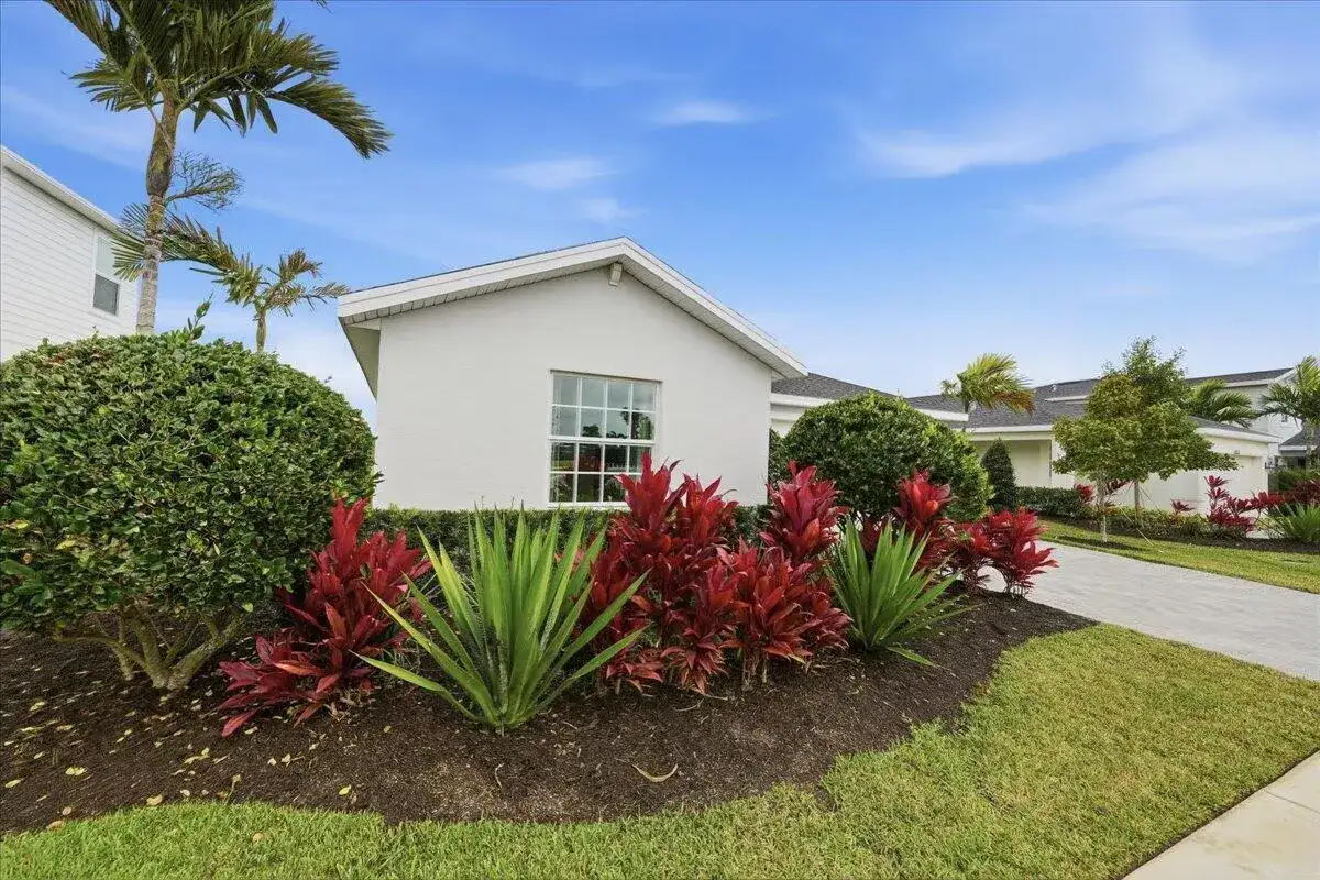 6205 NW Sweetwood Drive, Port St. Lucie FL 34987 photo 2