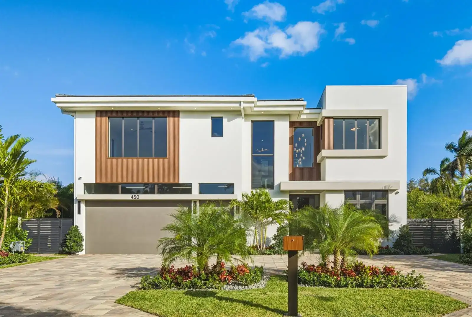 450 NE Spanish Court, Boca Raton FL 33432 photo 2