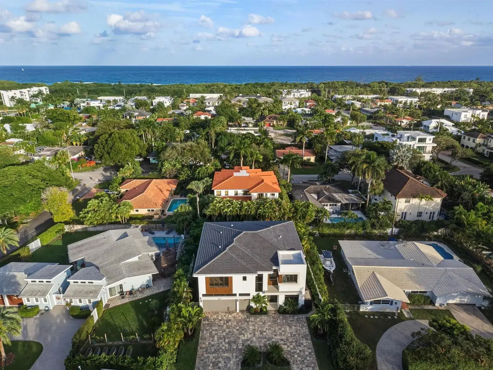 450 NE Spanish Court, Boca Raton FL 33432 photo 3
