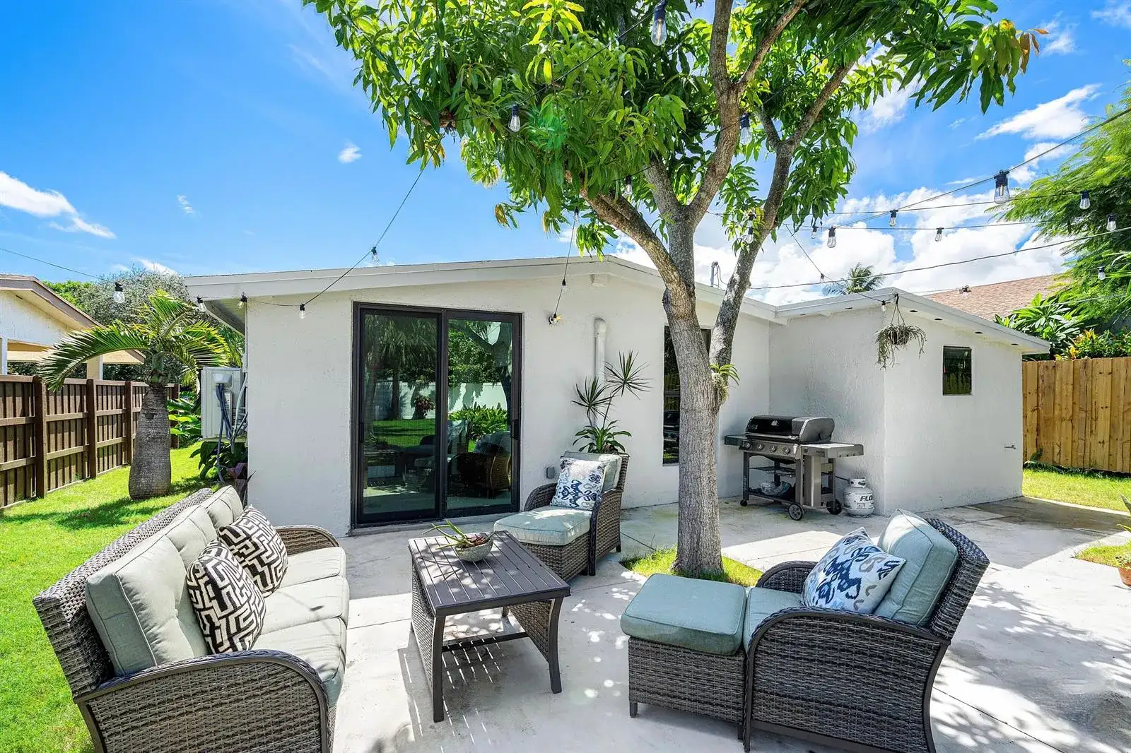 363 Glouchester Street, Boca Raton FL 33487 photo 2