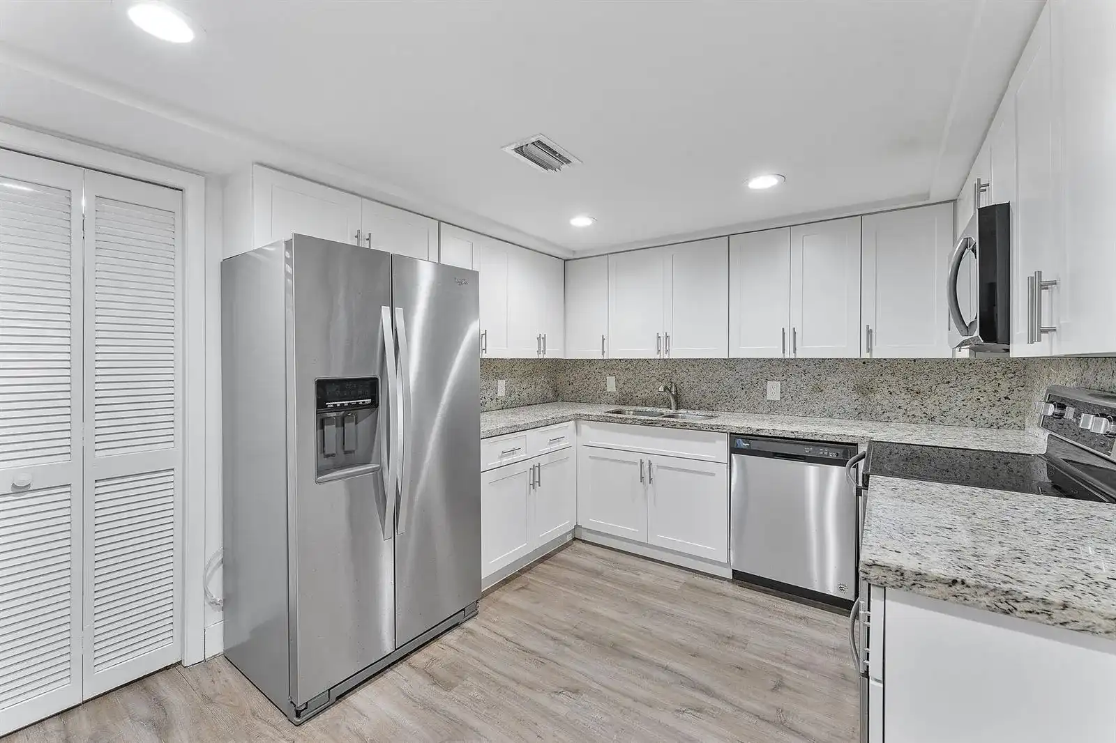 16475 Golf Club Road # 207, Weston FL 33326